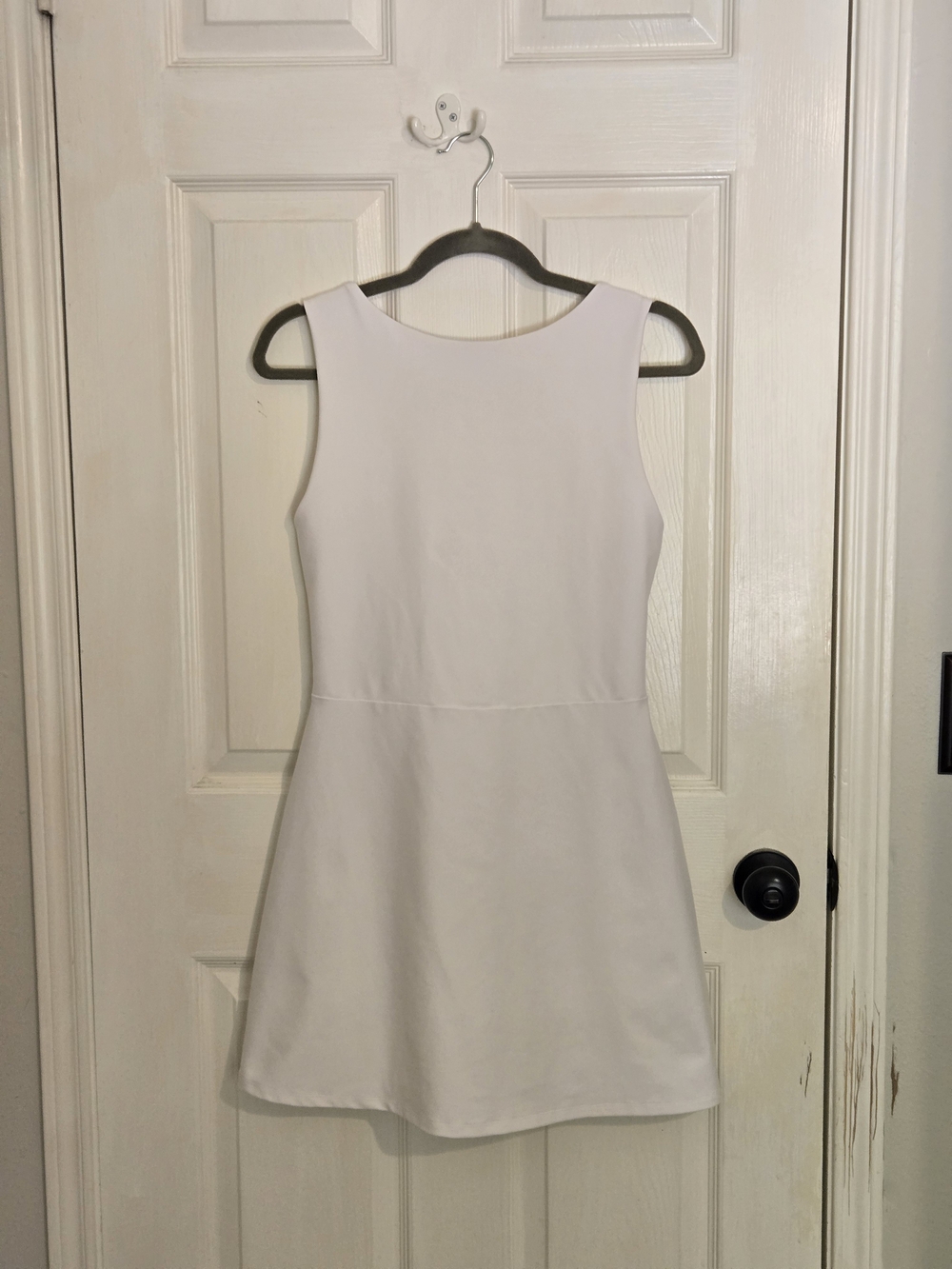 Sleeveless White Athletic Dress with Scoop Neck And Low Back